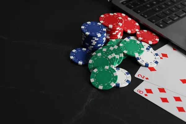 Khám phá cách đọc paytable khi tìm hiểu nổ hũ cùng thantai88